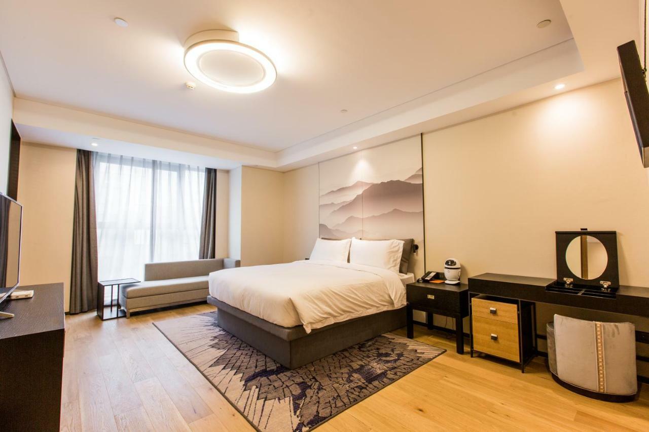 Howard Johnson By Wyndham Life Zhuoyuan Ningbo Eksteriør billede